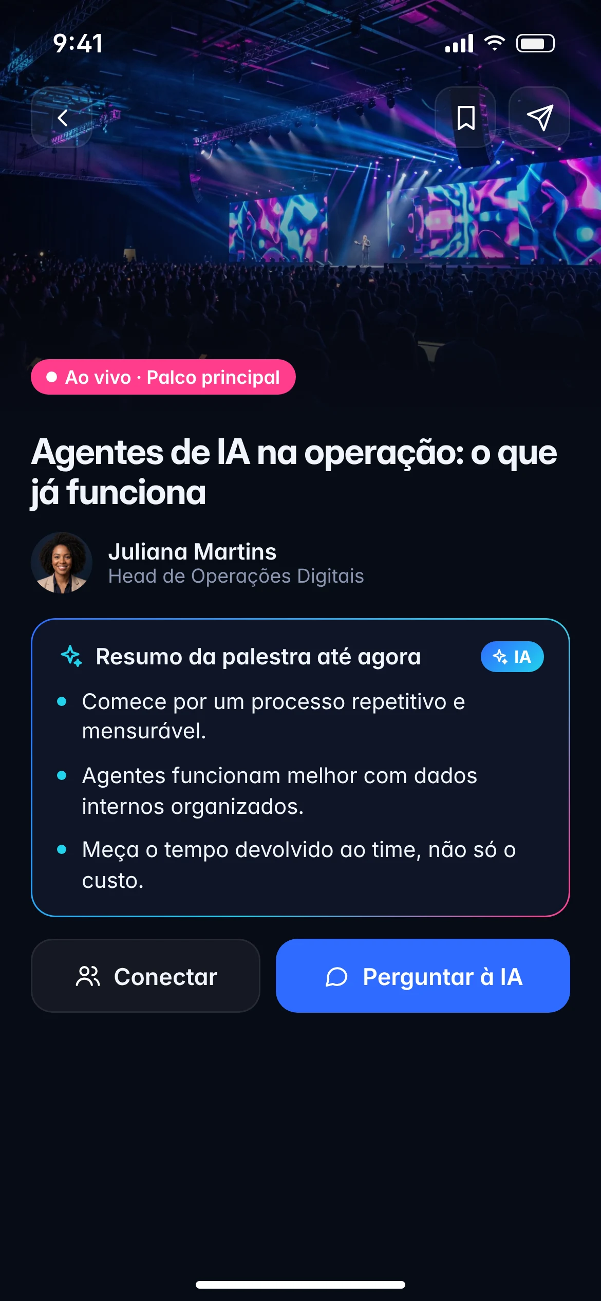 Detalhe da palestra ao vivo com resumo feito pela IA e atalhos para conectar e perguntar