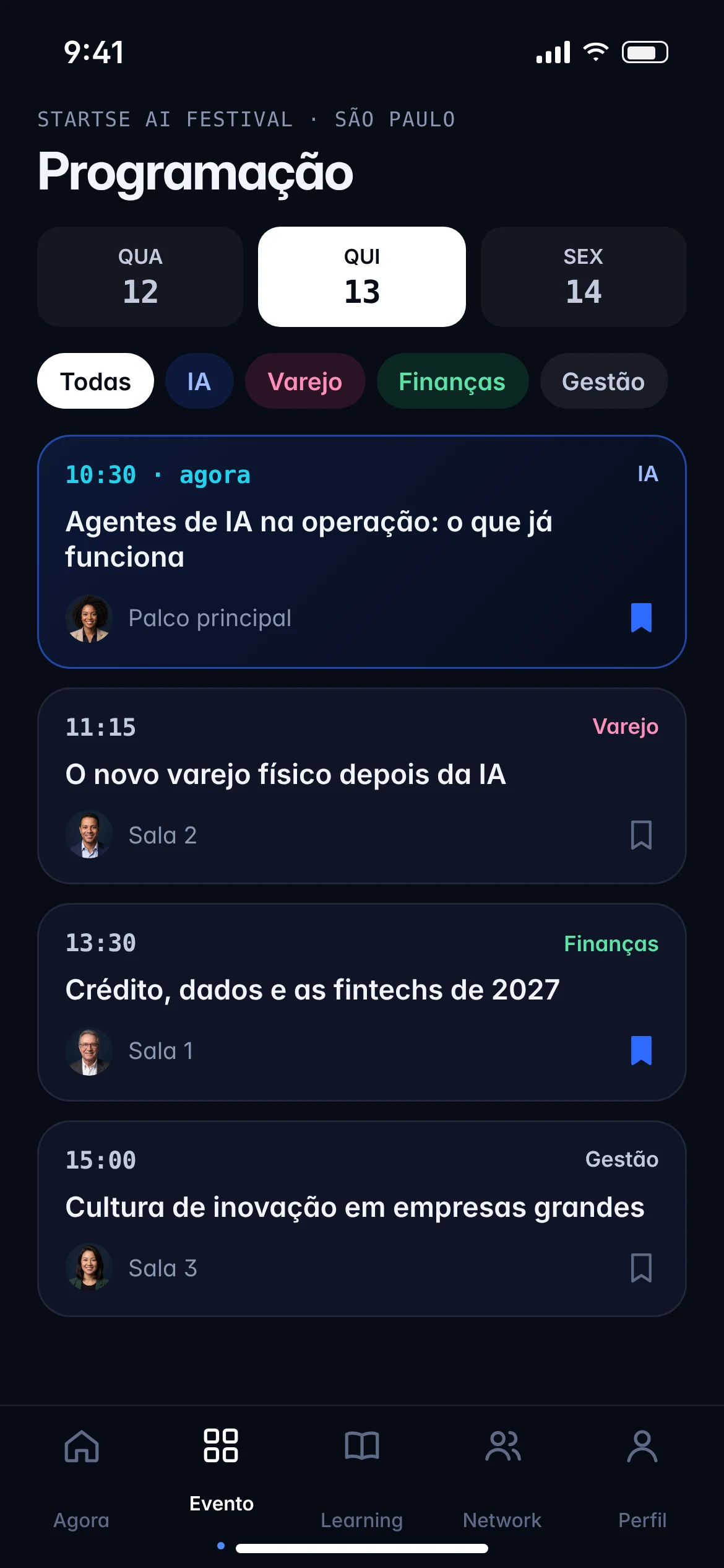 Programação do evento por dia e por trilha, com a palestra que está acontecendo agora em destaque
